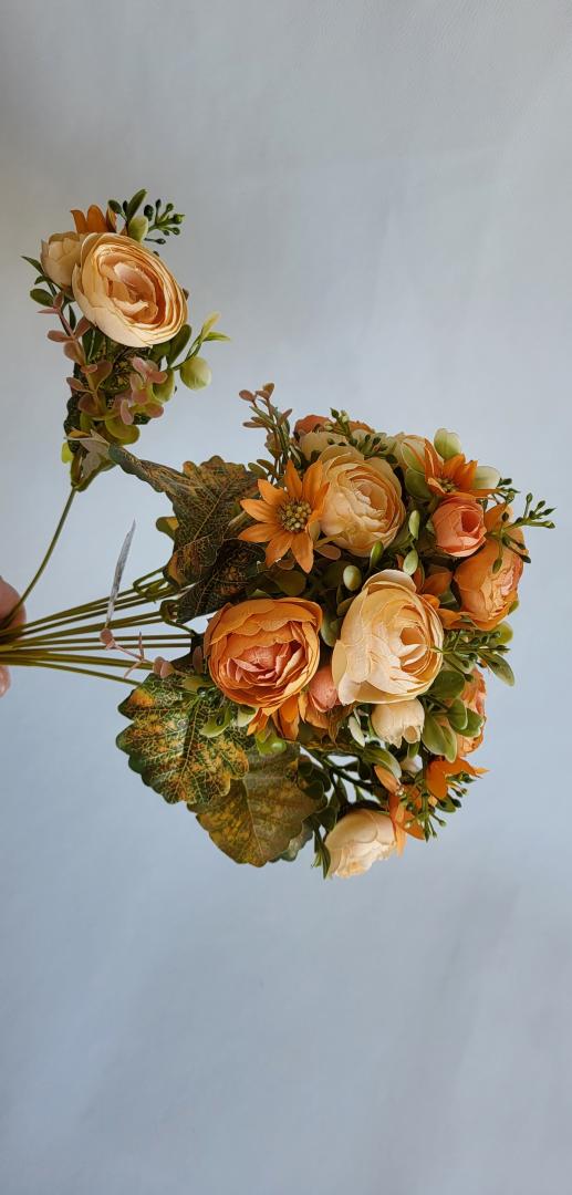 Buchet Artificial Ranunculus 12fire PortocaliuMix